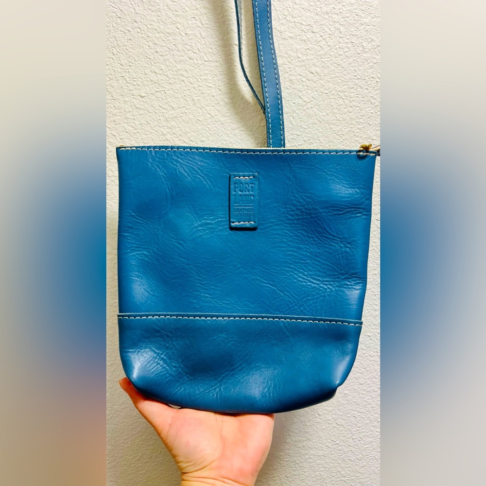 Portland Leather - Crossbody Leather Bag